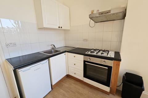 Studio to rent, Cricklewood Broadway, Cricklewood NW2