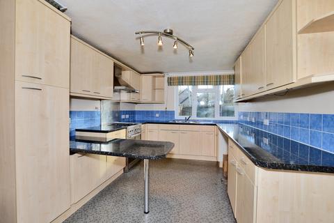 4 bedroom terraced house to rent, Goodwood Close