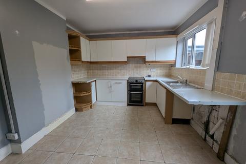 3 bedroom mews to rent, Sorbus Drive, Crewe