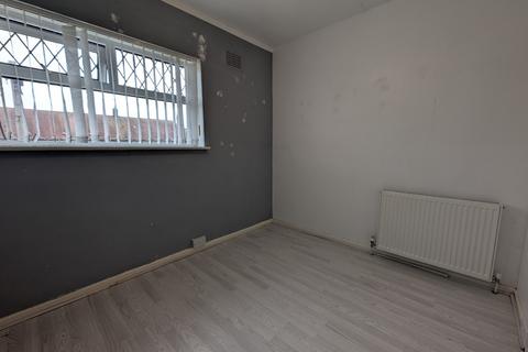 3 bedroom mews to rent, Sorbus Drive, Crewe