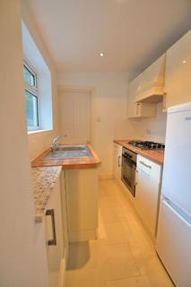 2 bedroom terraced house to rent, Mooreland Road, Bromley