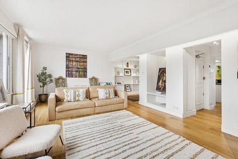 3 bedroom flat to rent, Cadogan Square, Knightsbridge, London