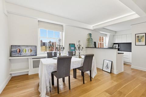 3 bedroom flat to rent, Cadogan Square, Knightsbridge, London
