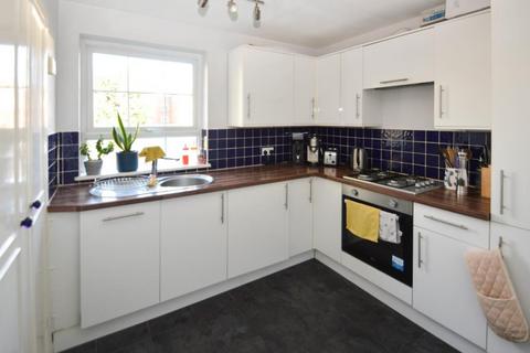 2 bedroom apartment to rent, Heron Lodge, Central Windsor