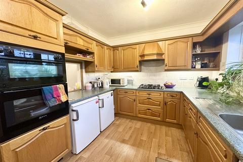 undefined, Holly Close, Storrington, RH20