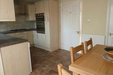 2 bedroom semi-detached house to rent, Sunburst Close