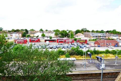2 bedroom apartment to rent, Sherman Road, Bromley