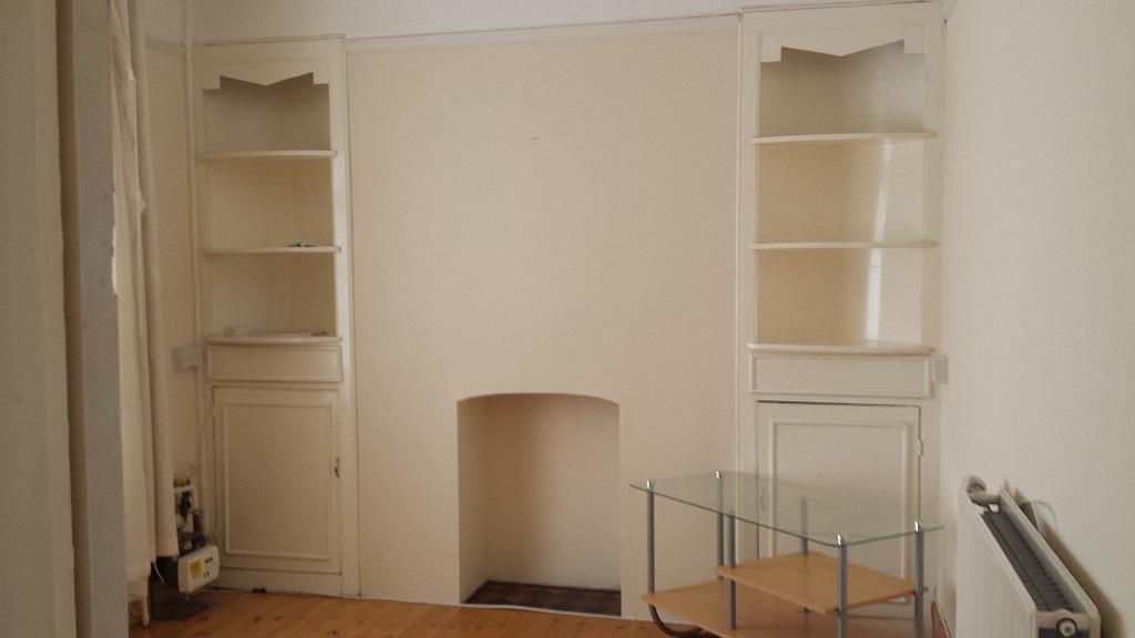 Bath Road, Morriston, SA6 7AP 2 bed terraced house £450 pcm (£104 pw)