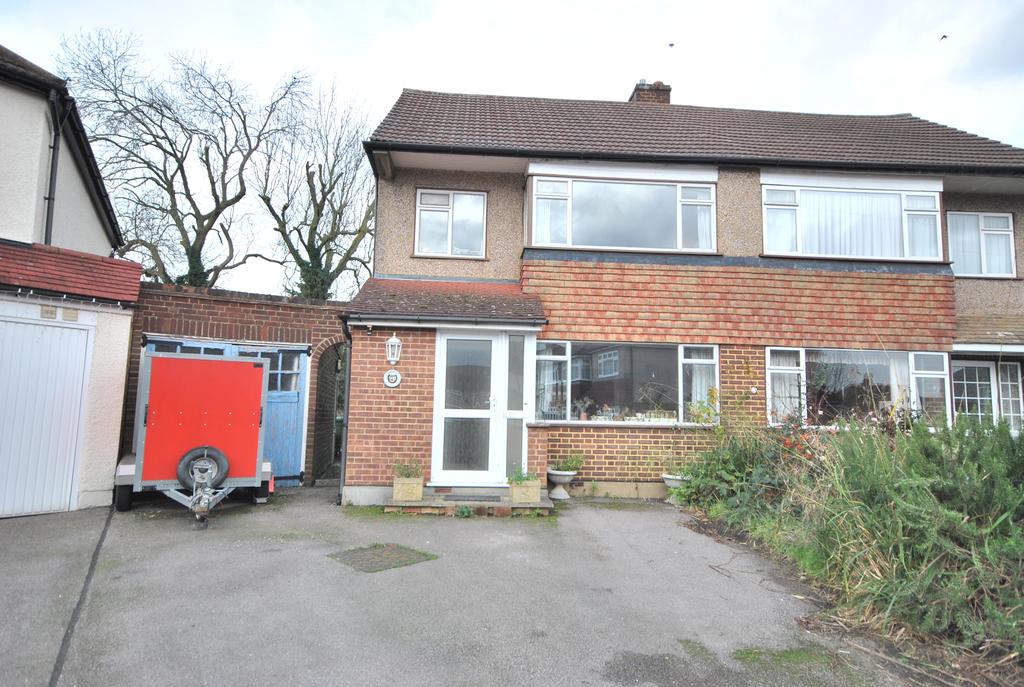 Beehive road, Goffs Oak EN7 3 bed semidetached house £425,000