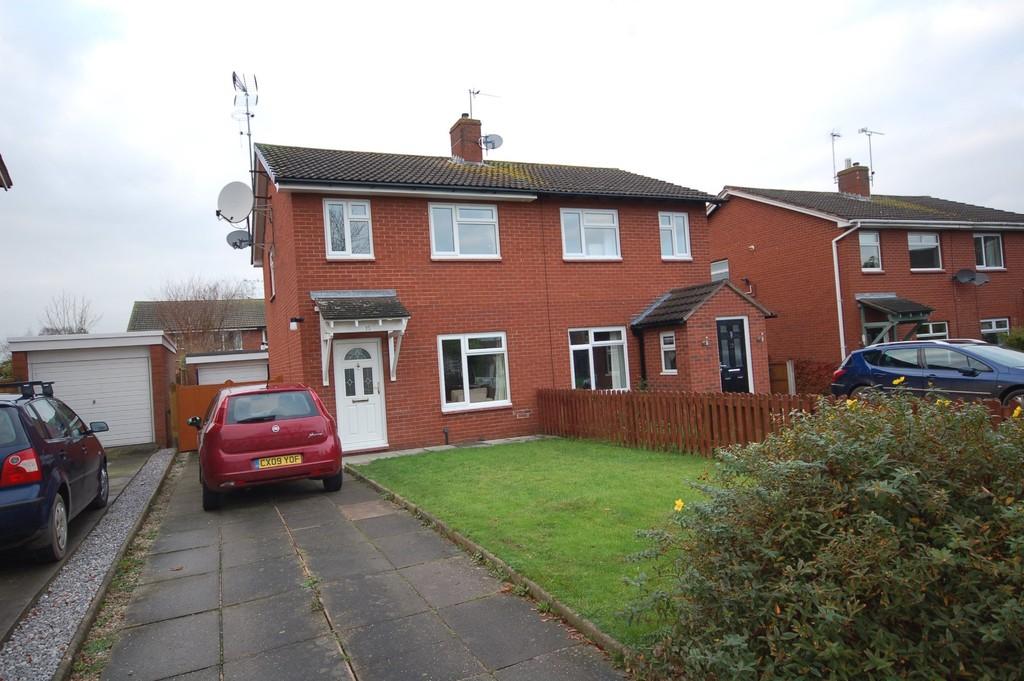 Wells Close, Mickle Trafford 3 bed semidetached house £750 pcm (£173 pw)