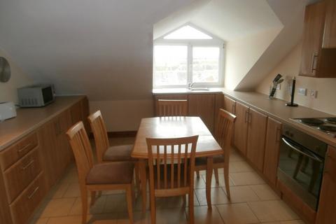 2 bedroom house to rent, Doc Chapel, Embankment Road