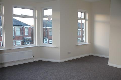 3 bedroom terraced house to rent - Balmoral Avenue, HU6