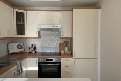 2 bedroom apartment to rent, Commondale, Putney