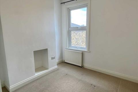 1 bedroom apartment to rent, Sandycombe Road, Kew