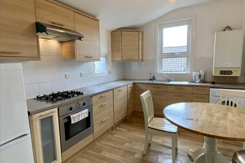 1 bedroom apartment to rent, Sandycombe Road, Kew