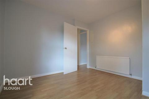 2 bedroom terraced house to rent, Alpha Street South, Slough