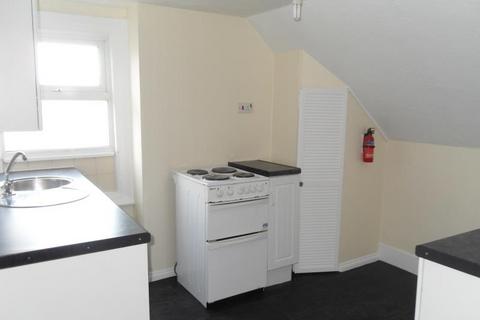 2 bedroom flat to rent, Ellis Road, Clacton-on-Sea, Essex, CO15 1EX