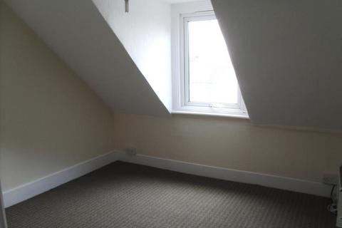 2 bedroom flat to rent, Ellis Road, Clacton-on-Sea, Essex, CO15 1EX