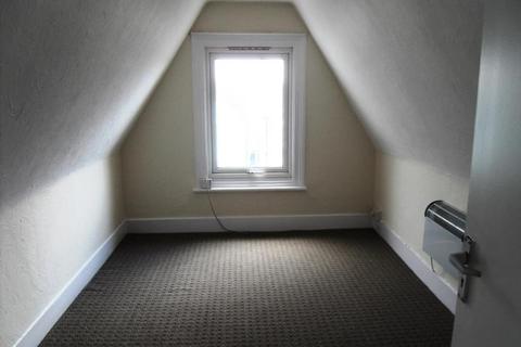 2 bedroom flat to rent, Ellis Road, Clacton-on-Sea, Essex, CO15 1EX