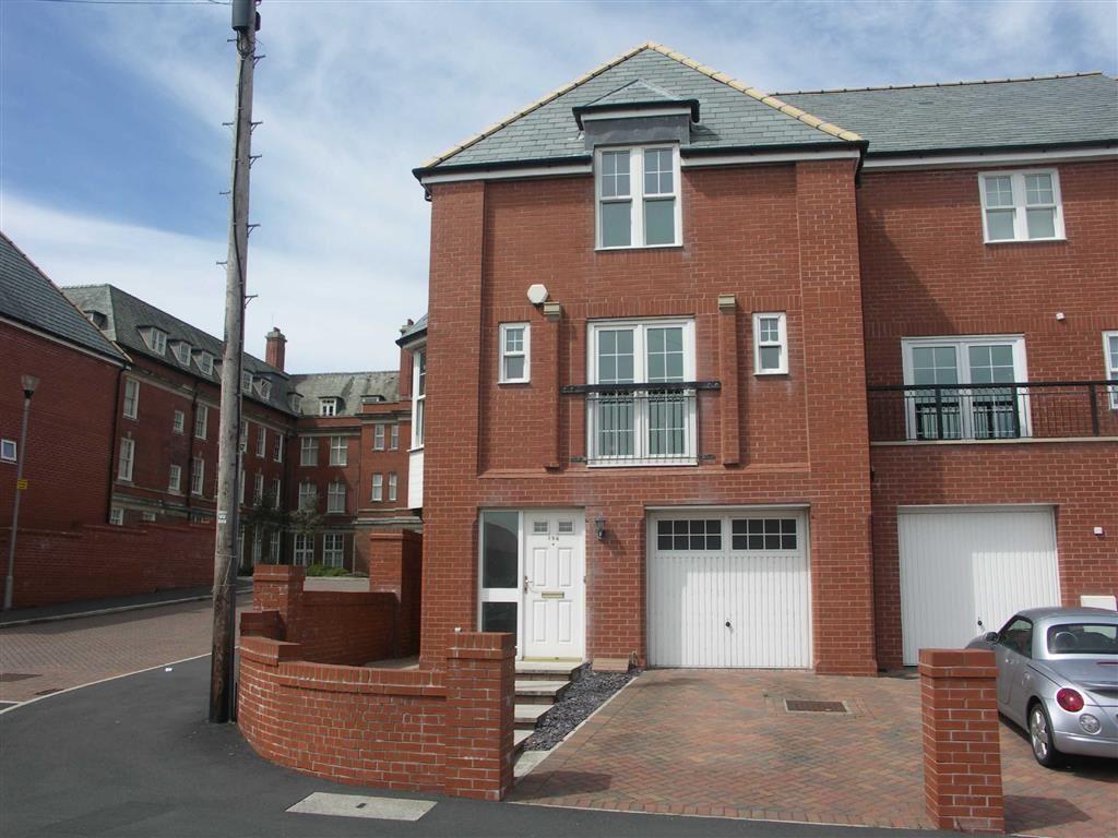 Holmfield Road, Blackpool, Lancashire 3 bed end of terrace house £800