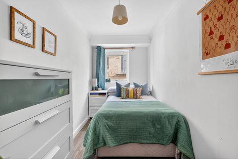 2 bedroom flat to rent, Gainsford Street, London