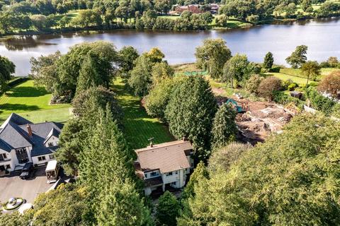 5 bedroom detached house for sale - Incredible lake front location in Mere