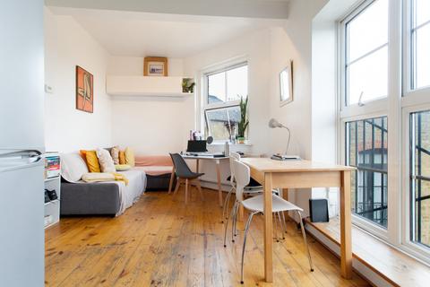 2 bedroom flat to rent, Canonbury Mews, 118 Petherton Road, Islington, London