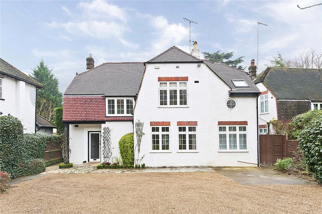 St. Avenue, Weybridge, Surrey, KT13 4 bed detached house £