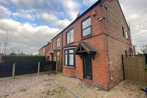 3 bedroom semi-detached house to rent, Middlewich Road, Bradfield Green, Crewe