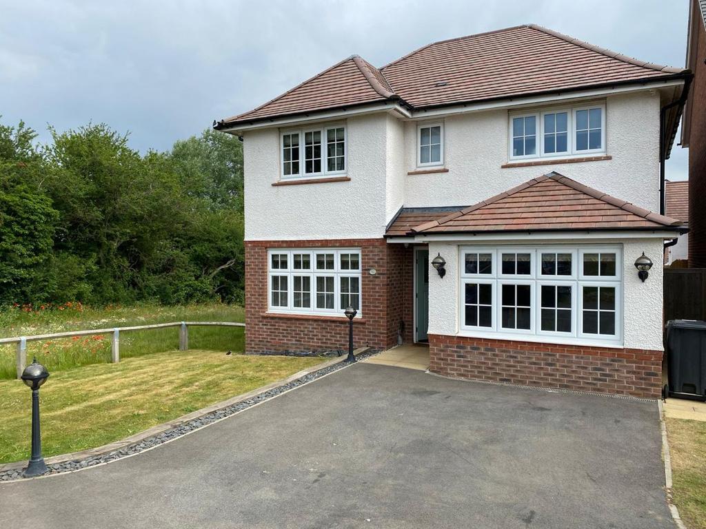 Laverton Road, Hamilton 4 bed detached house £1,250 pcm (£288 pw)