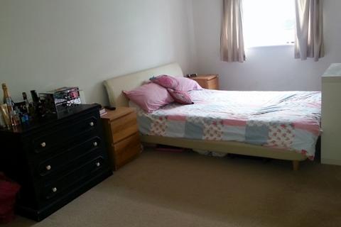 2 bedroom apartment to rent, Station Approach, Epsom KT19