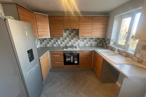 2 bedroom mews to rent, Maple Close, Kendray