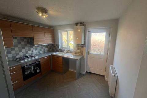2 bedroom mews to rent, Maple Close, Kendray