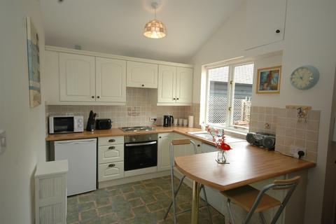 2 bedroom detached bungalow to rent, Houghton Bridge, West Sussex BN18