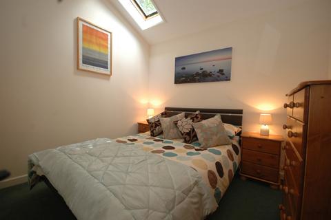 2 bedroom detached bungalow to rent, Houghton Bridge, West Sussex BN18