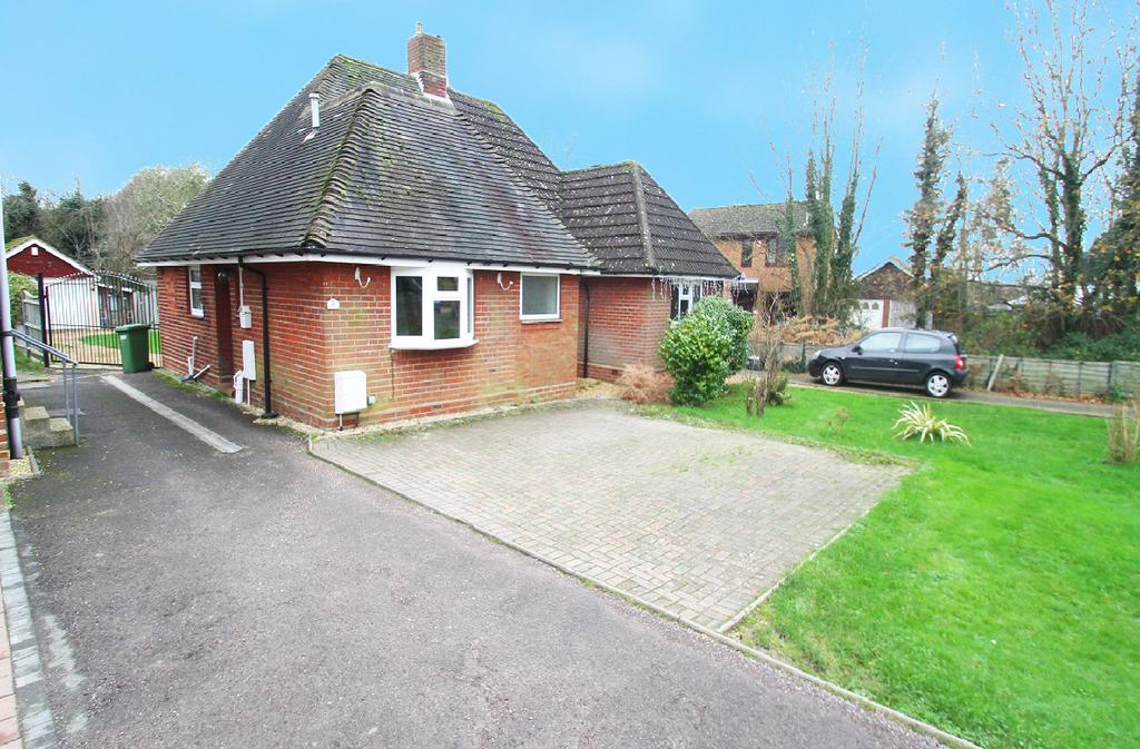 Pound Road, Old Netley, Southampton 2 bed semidetached bungalow £230,000