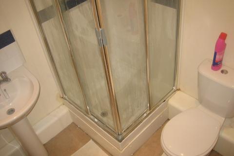 2 bedroom flat to rent, City View, Ilford IG1