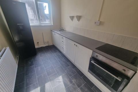 2 bedroom apartment to rent, Alexandra Road, Gorseinon  SA4 4NW