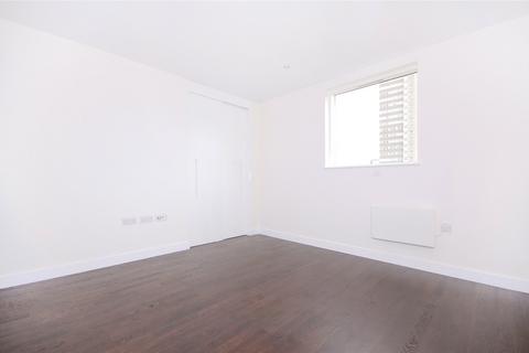 1 bedroom flat to rent, Masson House, Pump House Crescent, Brentford