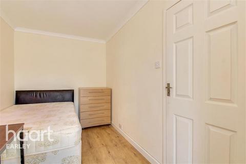 1 bedroom in a house share to rent, Mays Close, Earley, RG6 1JY