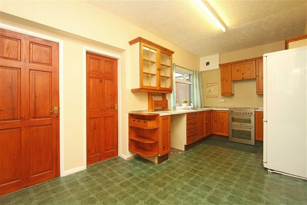 Cedar Crescent, Burnopfield 3 bed semidetached house £85,000