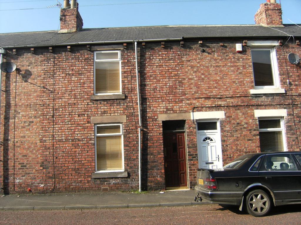 Queen Street, Birtley REDUCED FEES 2 bed terraced house £395 pcm (£