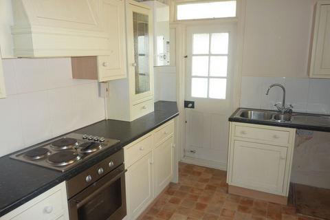 2 bedroom flat to rent - Boscombe Road, Southend-On-Sea