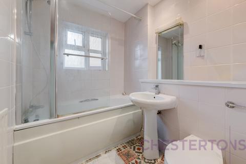 3 bedroom house to rent, Arden Crescent, London