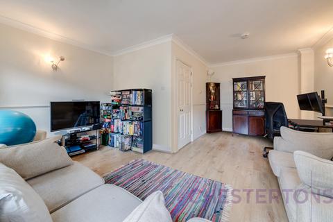 Arden Crescent, London
