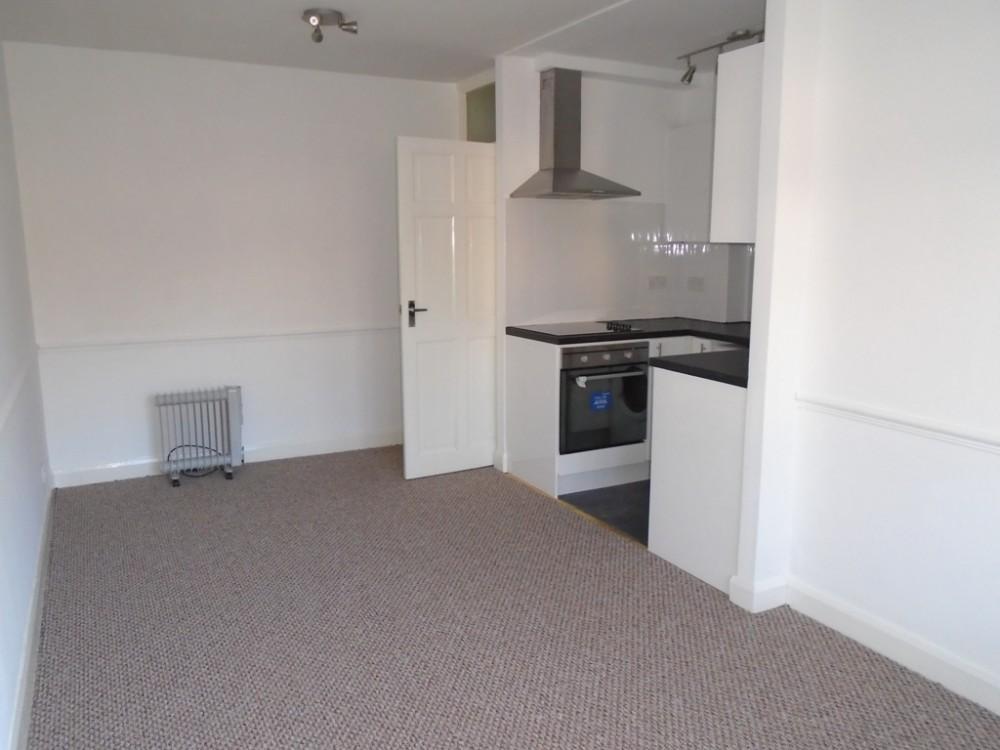 Westhouse, Norton Lees, Sheffield, S8 1 bed flat £400 pcm (£92 pw)