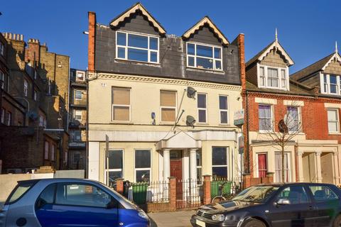 1 bedroom flat to rent, Blackburn Road, West Hampstead NW6