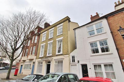 4 bedroom townhouse to rent, Four Bedroom Student House, Old Portsmouth