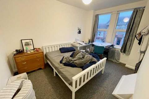 3 bedroom house to rent, Bear Road, Brighton