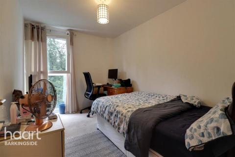2 bedroom flat to rent, Monarch Way, ILFORD
